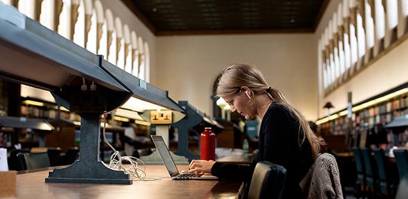 Image by @AlicetheCamera for Cambridge University Libraries Student in main reading room